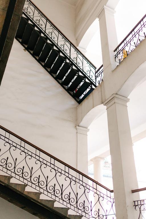 D.Five Stylish Apartment On Vaci Street Boedapest Buitenkant foto