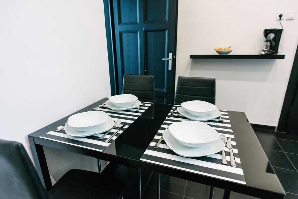 D.Five Stylish Apartment On Vaci Street Boedapest Buitenkant foto