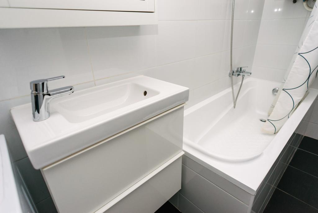 D.Five Stylish Apartment On Vaci Street Boedapest Buitenkant foto