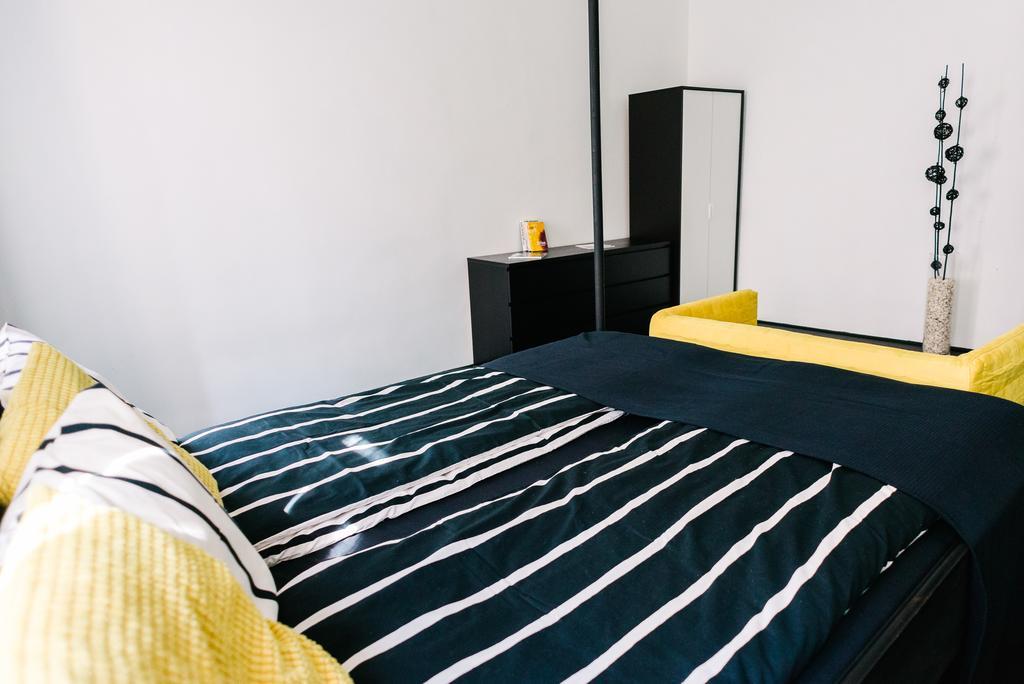 D.Five Stylish Apartment On Vaci Street Boedapest Buitenkant foto